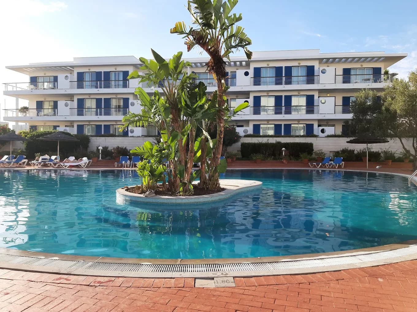 Marina Club